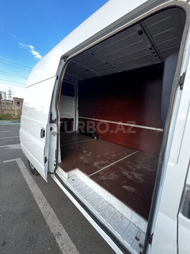 Ford Transit-12