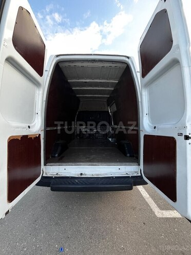 Ford Transit-11