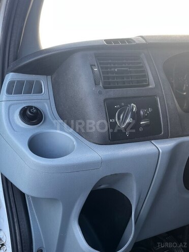 Ford Transit-19