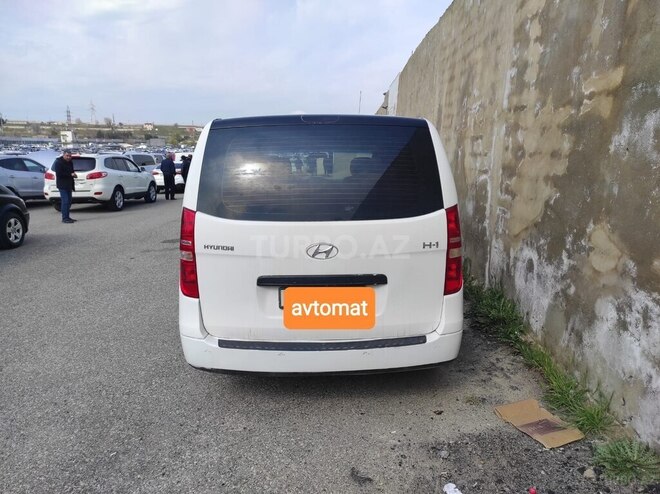 Hyundai H-1-2