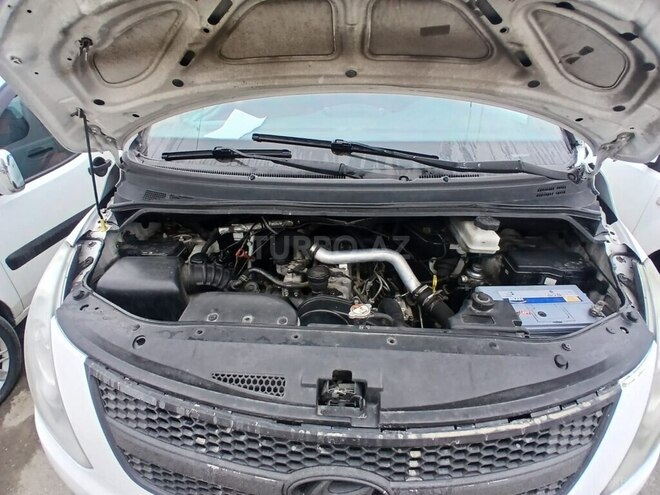 Hyundai H-1-9