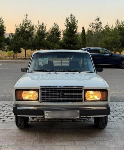 LADA (VAZ) 2107-2