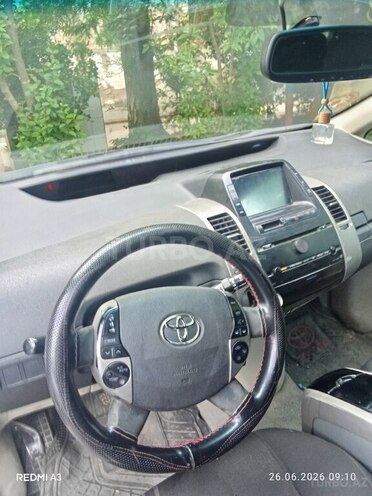 Toyota Prius-5