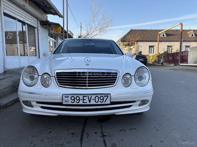 Mercedes E 320-1