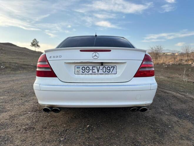 Mercedes E 320-6
