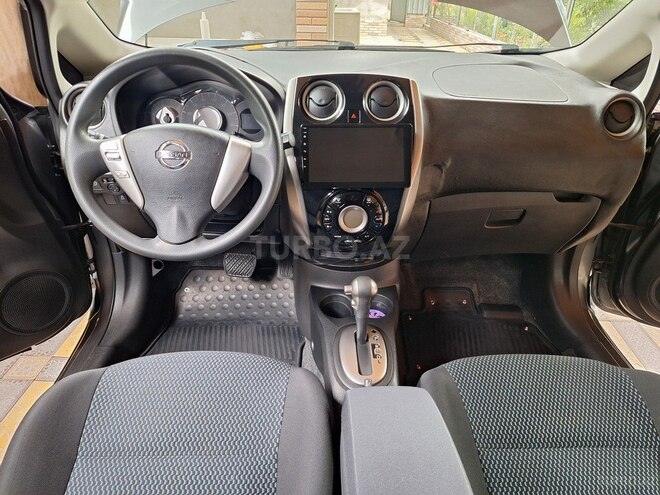 Nissan Note-7