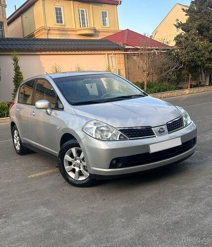 Nissan Tiida-2
