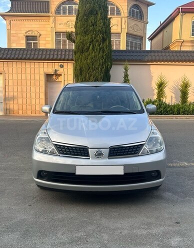 Nissan Tiida-1