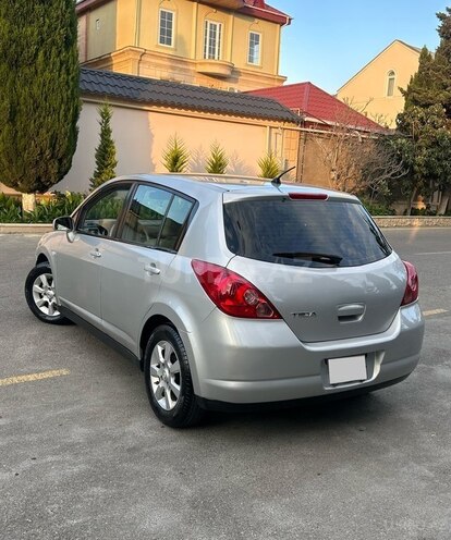 Nissan Tiida-4