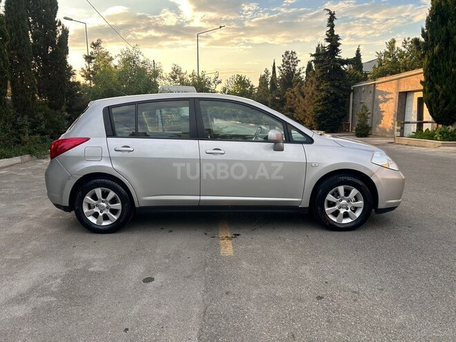 Nissan Tiida-7