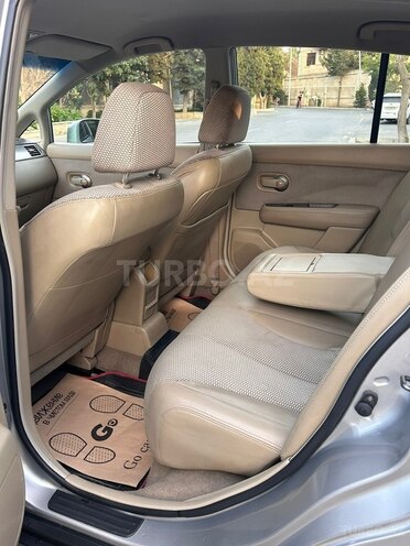 Nissan Tiida-11