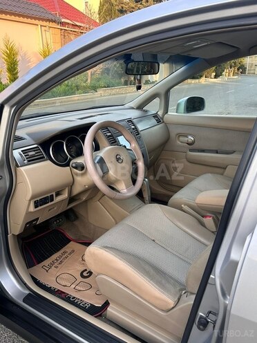 Nissan Tiida-10