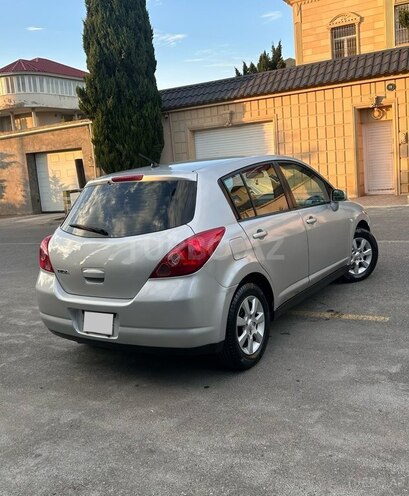 Nissan Tiida-6