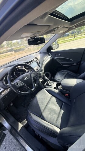 Hyundai Santa Fe-5