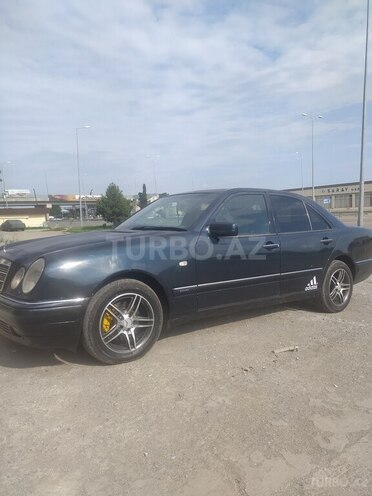 Mercedes E 280-4