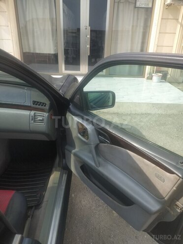 Mercedes E 280-7