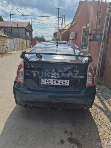 Toyota Prius-5