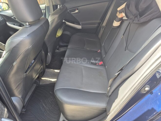 Toyota Prius-8