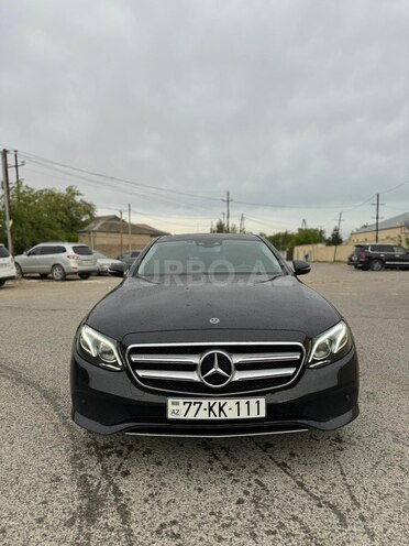 Mercedes E 220 d-1