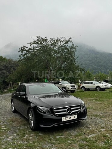 Mercedes E 220 d-7