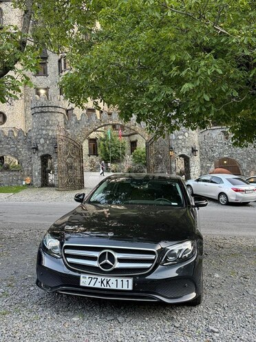 Mercedes E 220 d-9