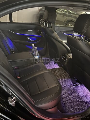 Mercedes E 220 d-12