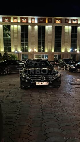 Mercedes E 220 d-11