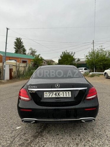 Mercedes E 220 d-2