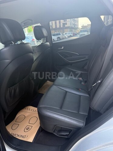 Hyundai Santa Fe-13