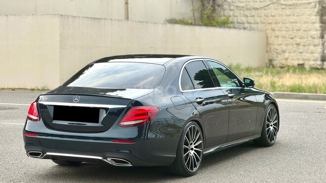 Mercedes E 300-8