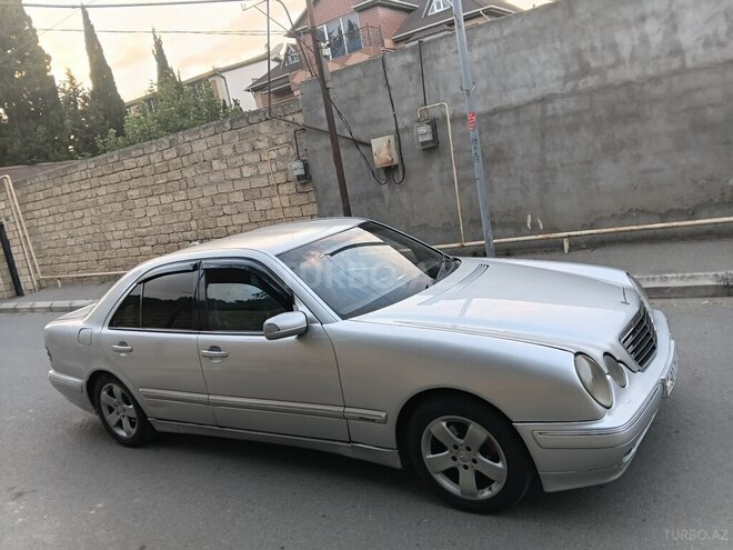 Mercedes E 220-8