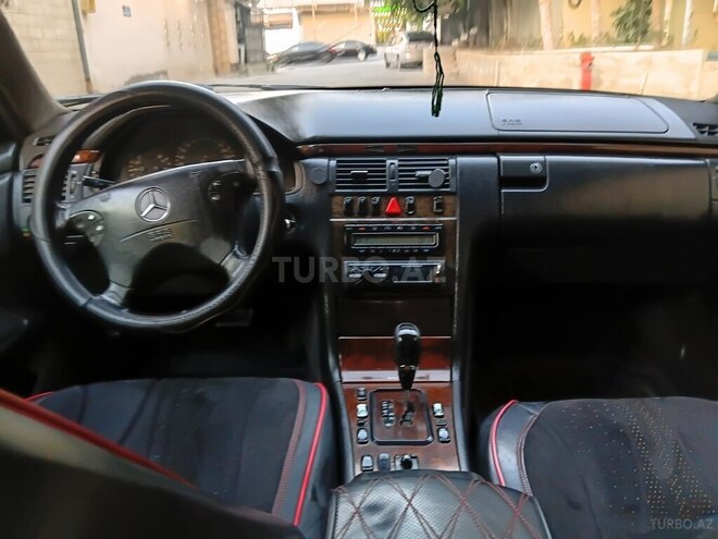 Mercedes E 220-7