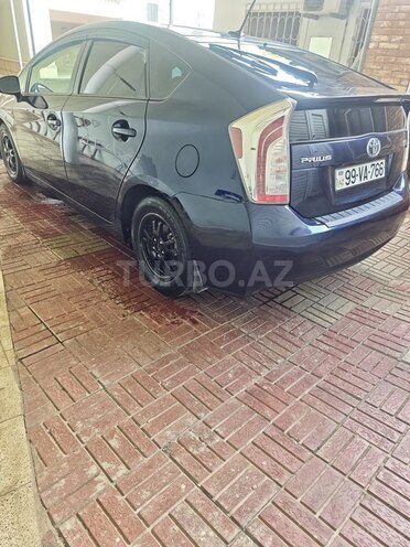 Toyota Prius-2