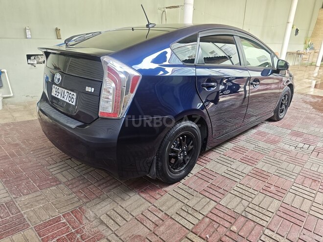 Toyota Prius-3
