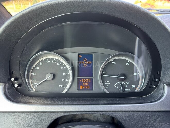 Mercedes Viano-16