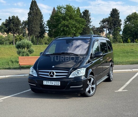 Mercedes Viano-5