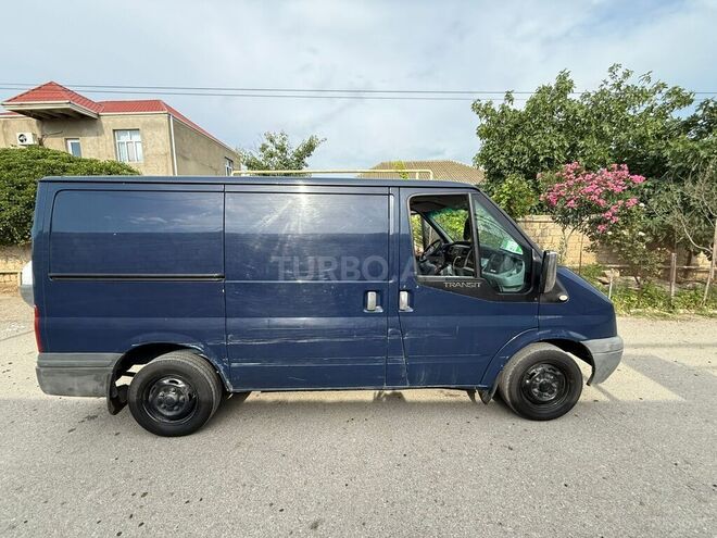 Ford Transit-3