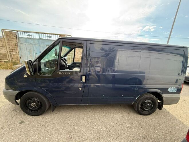 Ford Transit-5