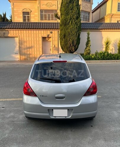 Nissan Tiida-5