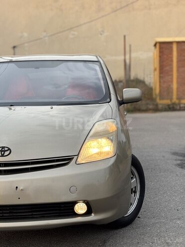 Toyota Prius-12