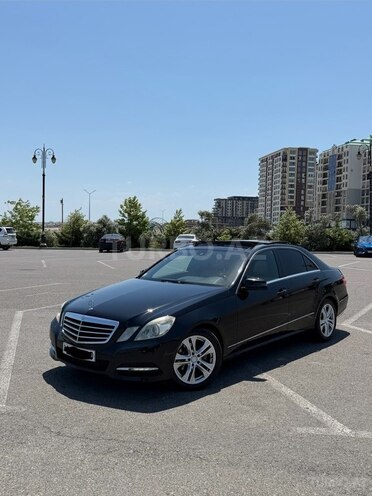 Mercedes E 220-1