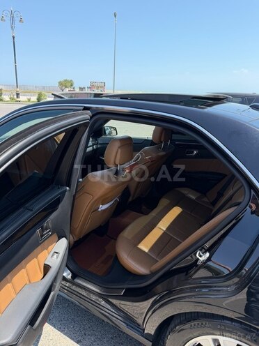 Mercedes E 220-12