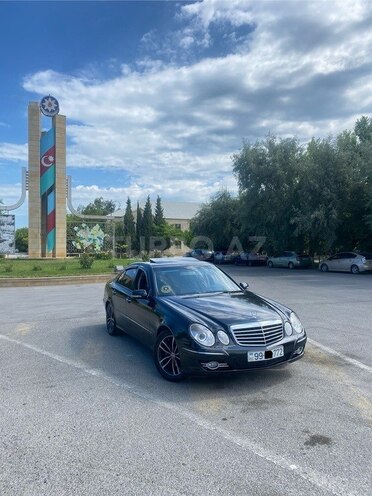 Mercedes E 220-1