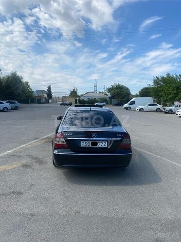 Mercedes E 220-2
