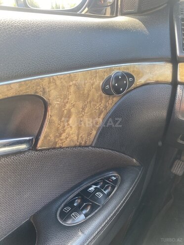 Mercedes E 220-10