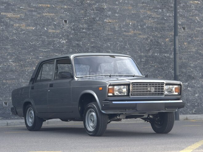 LADA (VAZ) 2107-2