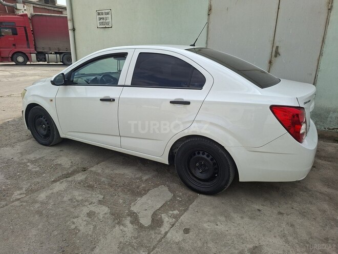 Chevrolet Aveo-4