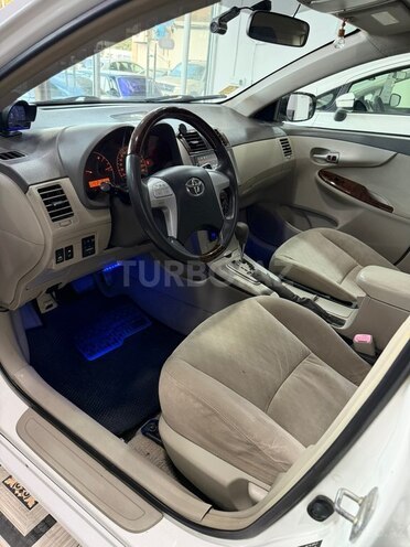 Toyota Corolla-12