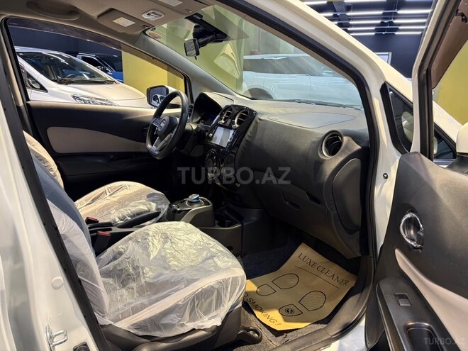Nissan Note-7
