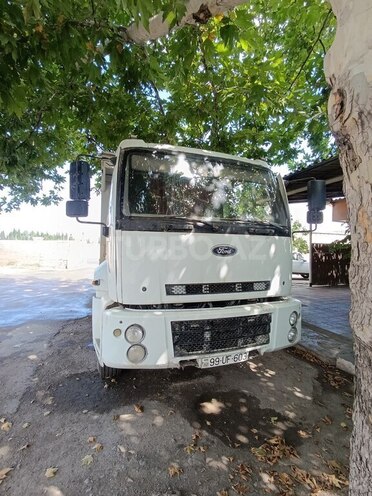 Ford Cargo-1